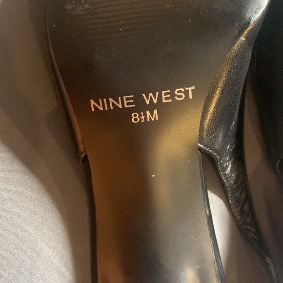 Nine West pumps in black size 8 1/2 M. 2 inch heels - Picture 4 of 4